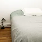 Quiet Apartment In The District Of Batignolles