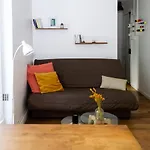 Quiet Apartment In The District Of Batignolles