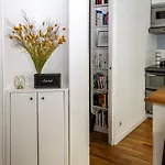 Quiet Apartment In The District Of Batignolles
